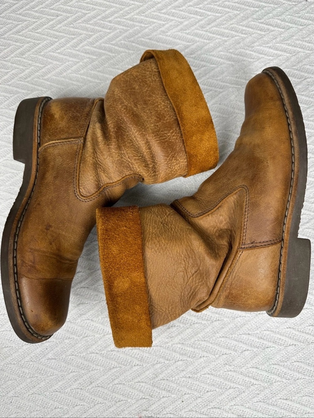 Roots Tribal Leather Boots in Cognac Brown Size 8